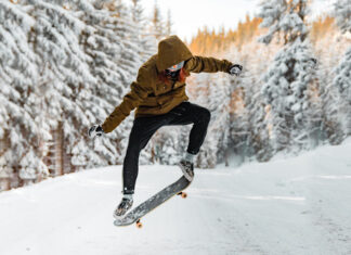Skate de zapada sau snowskate | pentru cei care se dau pe skateboard si iarna si vara Skate de zapada sau snowskate | pentru cei care se dau pe skateboard