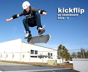Kickflip pe skateboard