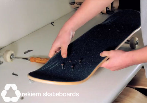 Cum se fabrica un skateboard
