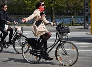 COD RUTIER 2013: Traversarea pe bicicleta a trecerii de pietoni este interzisa COD RUTIER 2013: Traversarea pe bicicleta a trecerii de pietoni este interzisa