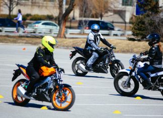 Scoli de motociclisti | unde poti sa te pregatesti pentru a obtine permisul de motocicleta | categoriile A, A1 si A2