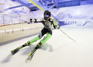 Simulator pentru ski si snowboard la Superland Brasov Simulator de ski si snowboard la Superland Brasov